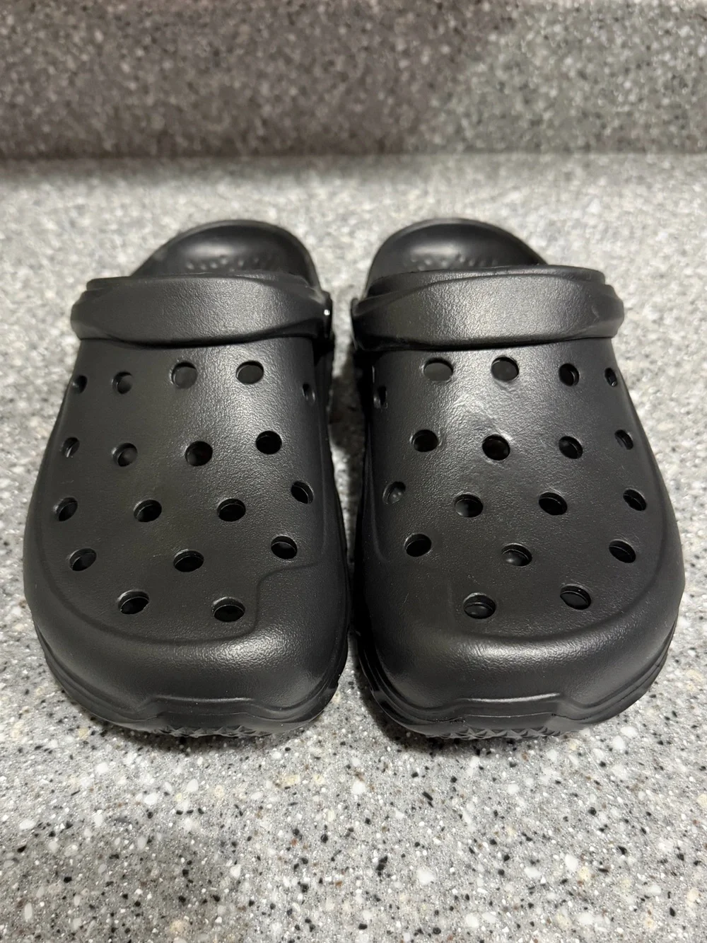 NWOT Kids Black Clog Sandals size 5